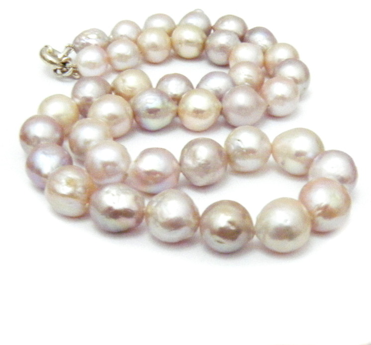 Pale Pinks Round Ripple Drop Pearls Necklace